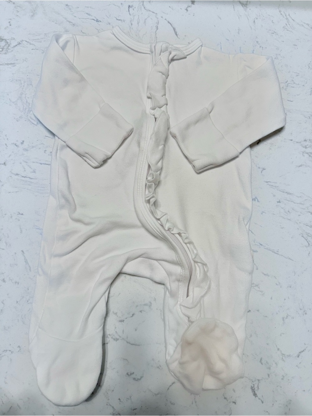 🥰NWOT- Ali+ Oli White Ruffle Front Baby One-Piece- 0-3M